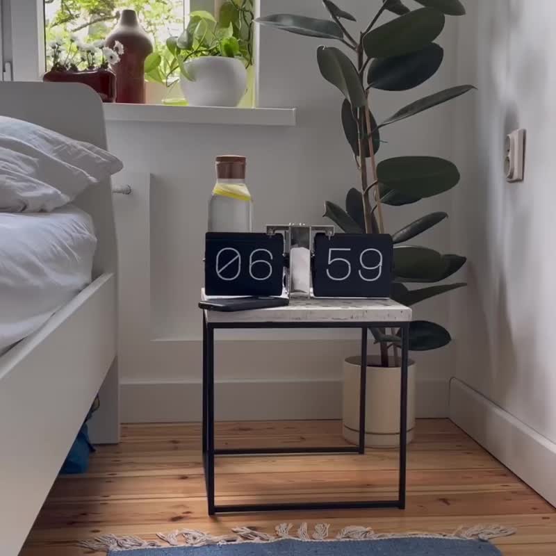 Karlsson, Flip clock No Case black, chrome stand黑色翻页银座 - 时钟/闹钟 - 其他金属 黑色