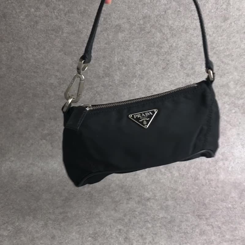 【 日本直送 名牌中古包 】PRADA 普拉达 手提包 黑色 三角标志 尼龙 迷你包 vintage 古董 m8ysg8 - 手提包/手提袋 - 尼龙 黑色