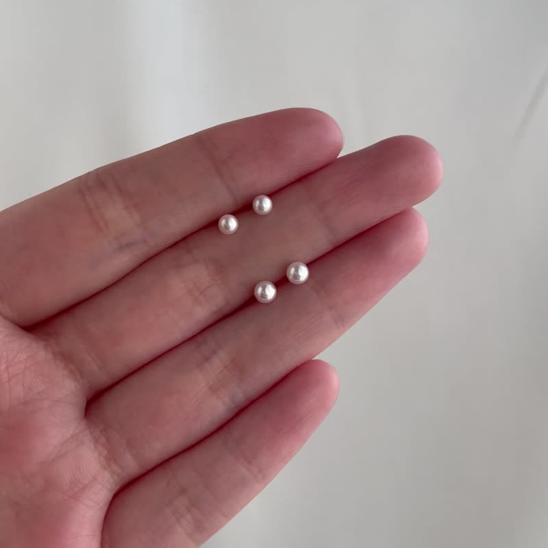 日本直送 超稀有 小米珠 3mm 3.5mm Akoya珍珠耳环 耳钉 耳针 18k - 耳环/耳夹 - 珍珠 白色