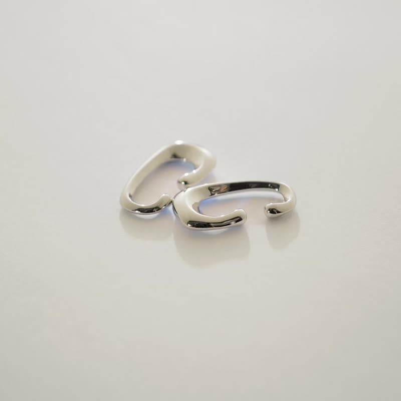 【礼物】I   纯银无痛耳骨夹 中性耳骨扣 イヤーカフ 男 - 耳环/耳夹 - 铜/黄铜 银色