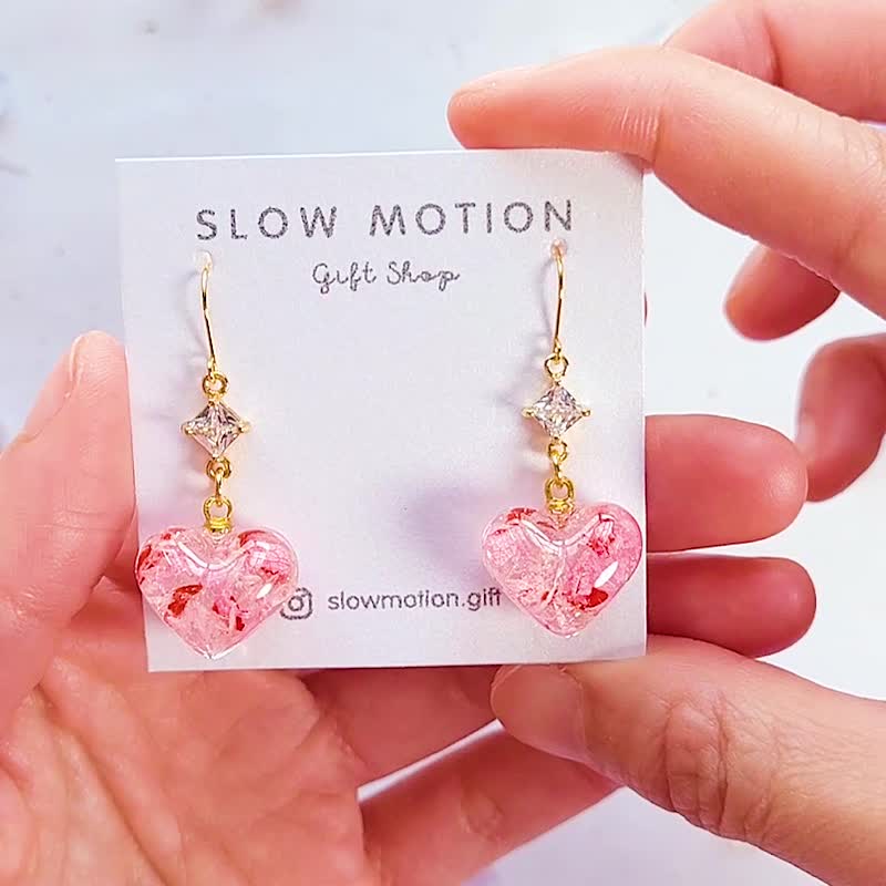 花瓣爱心闪石耳环/耳夹 抗过敏医疗钢 粉红 红色 干燥花 - 耳环/耳夹 - 树脂 粉红色