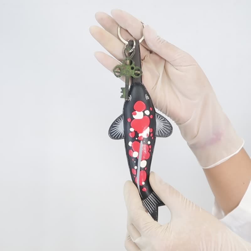 Koi Fish keychain, gift for animal lovers add charm to your bag. - 钥匙链/钥匙包 - 人造皮革 黑色