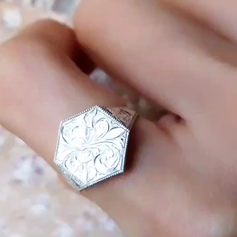 人手批花雕凿珠边纯银六角形图章戒指 传统工艺 - 戒指 - 纯银 银色