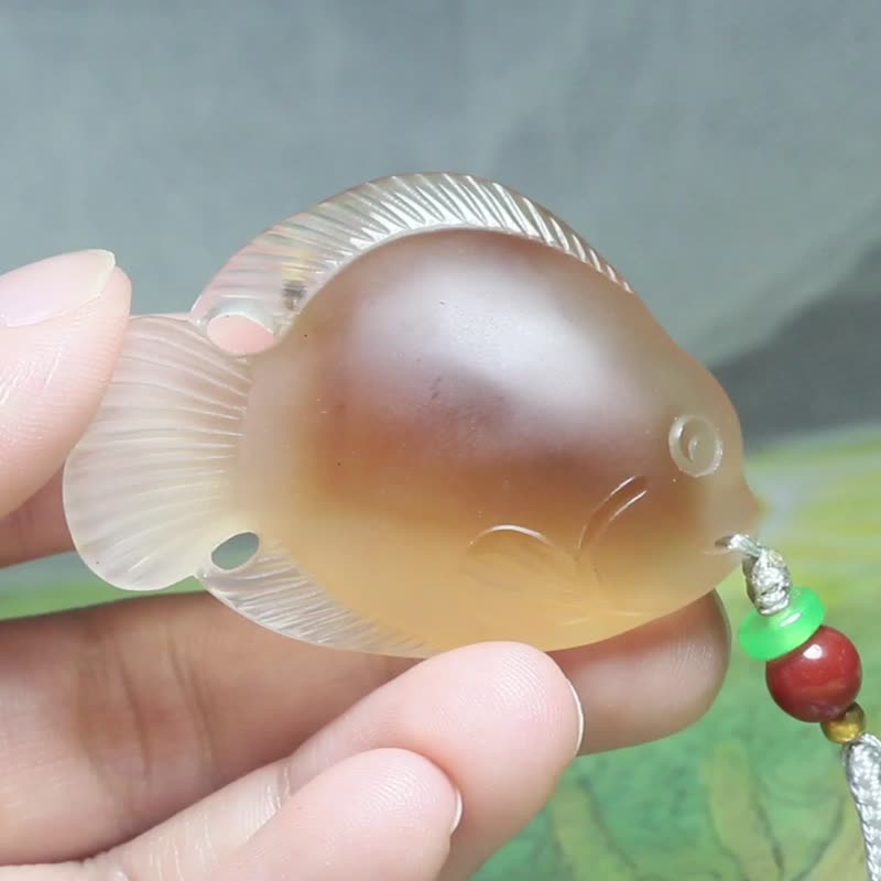 【富贵有余】鱼挂件/天然玛瑙玉坠/象征学业有成/生活和谐顺利 - 项链 - 玉石 黄色