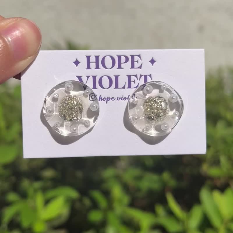 银色透明感不规则耳环- Silver Dreams - 耳环/耳夹 - 树脂 透明