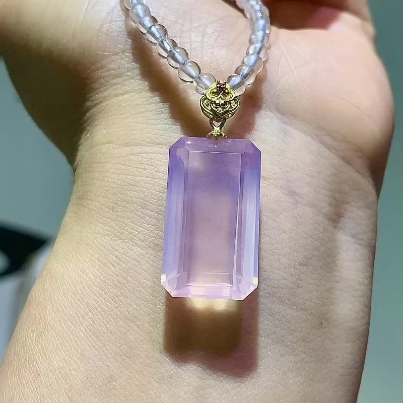 天然莫桑比克星光粉水晶切面无事牌吊坠 全净体 颜色粉嫩水润 - 吊饰 - 水晶 