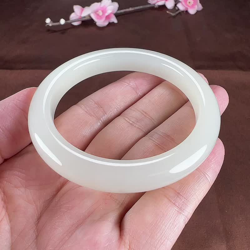 天然新疆和田玉羊脂玉手镯 圈口54mm 做工精致玉质细腻 - 手链/手环 - 玉石 