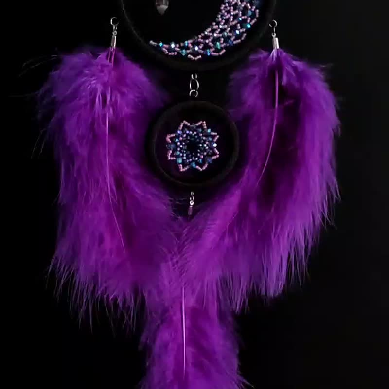 Purple crescent moon dream catcher with amethyst crystal ฝันจับดวงจันทร์ - 墙贴/壁贴 - 宝石 紫色
