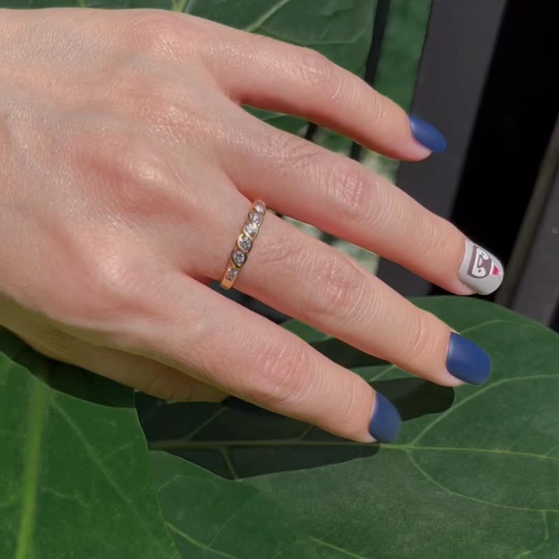 Diamonds band ring in 18k gold - 戒指 - 宝石 