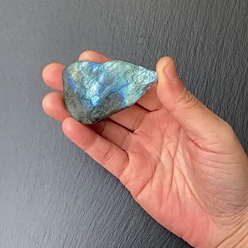 天然原矿梦幻蓝彩光拉长石 疗愈 能量 财运 旺姻缘 提升个人魅力 - 摆饰 - 水晶 多色