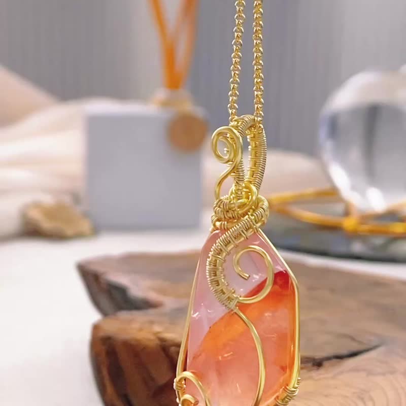 【胶花水晶】天然锦鲤红胶花项链 / 不规则原石 - 项链 - 水晶 橘色