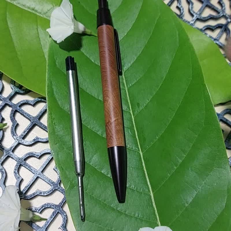 台湾肖楠弹跳式原子笔 - 圆珠笔/中性笔 - 木头 咖啡色