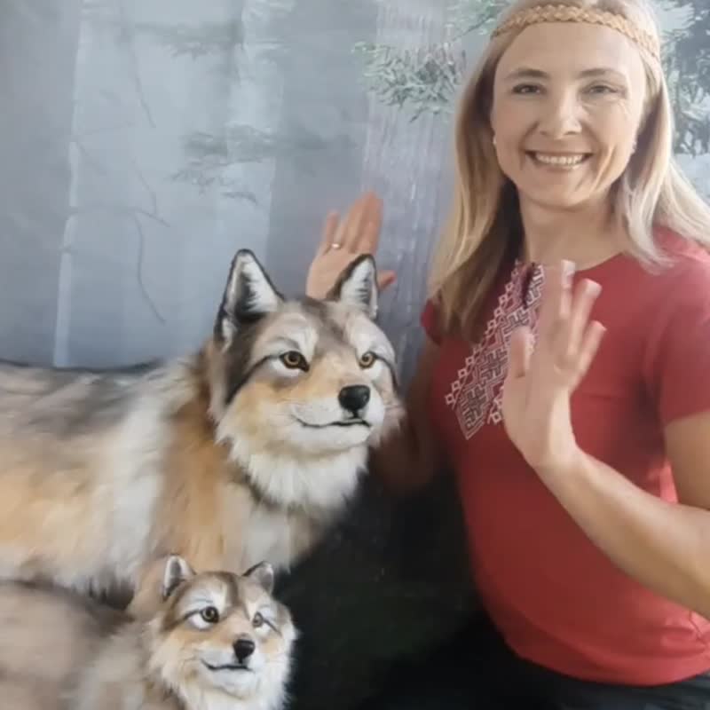 狼和狼崽毛绒玩具。逼真的动物玩具。动物复制品 - 玩偶/公仔 - 其他材质 灰色