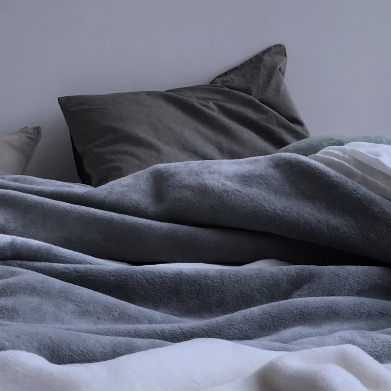 Single cotton blanket Natural antibacterial treatment Flood of Light Cotton size blanket Blanket watercolor touch - 被子/毛毯 - 棉．麻 灰色