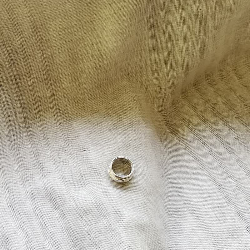 Handmade Hammered Silver Wire ring (R0005) - 戒指 - 银 银色