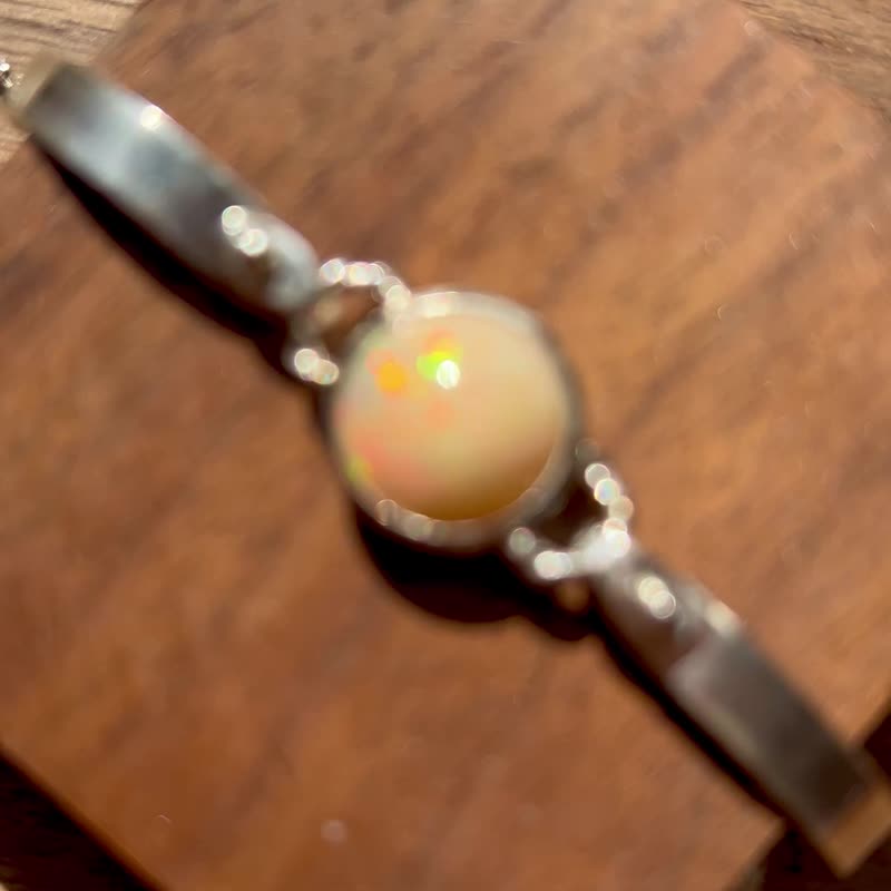 【限量】圆融之境 Ethiopian Opal 半环手链 - 手链/手环 - 银 多色
